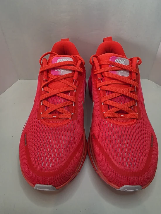 Nike Vomero 18 Women's Size 9 Bright Crimson/Metallic Silver HM6804-603 - Picture 4 of 6